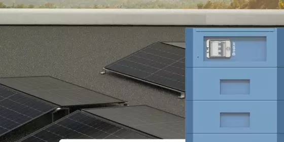 Solaranlage Flachdach 10kWp mit Speicher 10,24kWh ansehen