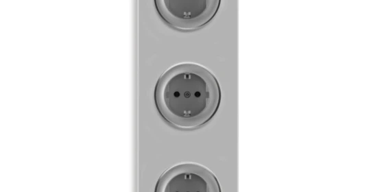 OneKeyElectro 3x Schuko-Steckdose und  elegantem Garda Glas-Abdeckrahmen 3fach, senkrecht, Schraubklemmen, 230V/16A, Schutzart IP20, gute Wärmebeständigkeit,  - grau ansehen